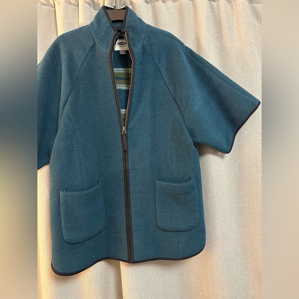 THE CUTEST teal coat/cover-up
